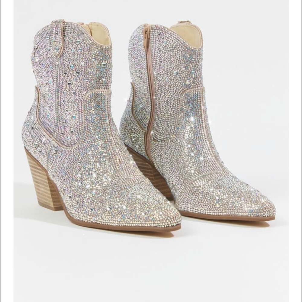 Rhinestone snip toe boots size 6